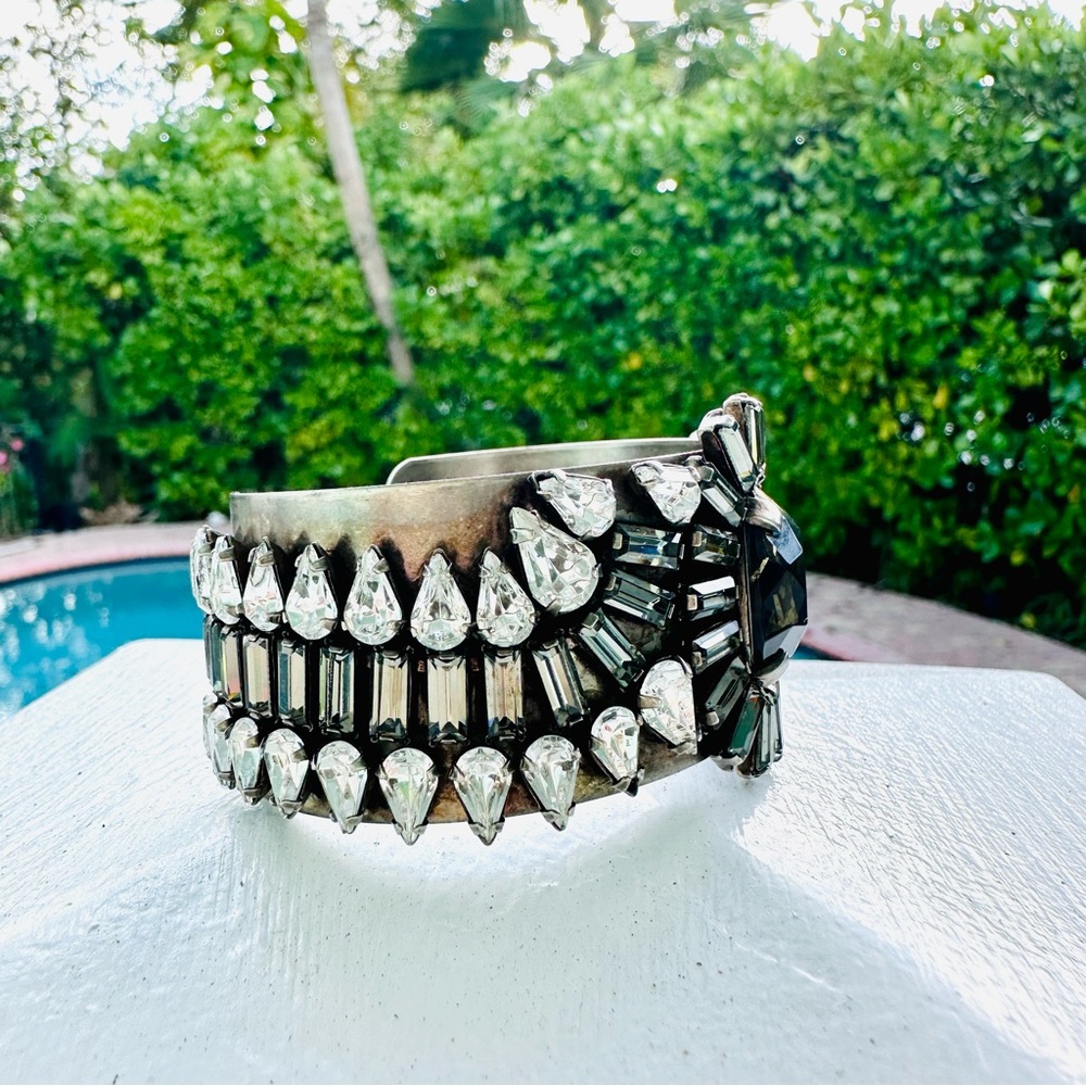 Dannijo Valentina Silvertone Multi-Crystal Cuff NWT - Picture 9 of 17